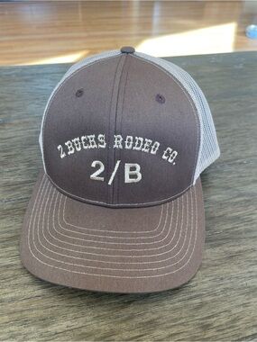 Snapback trucker hat